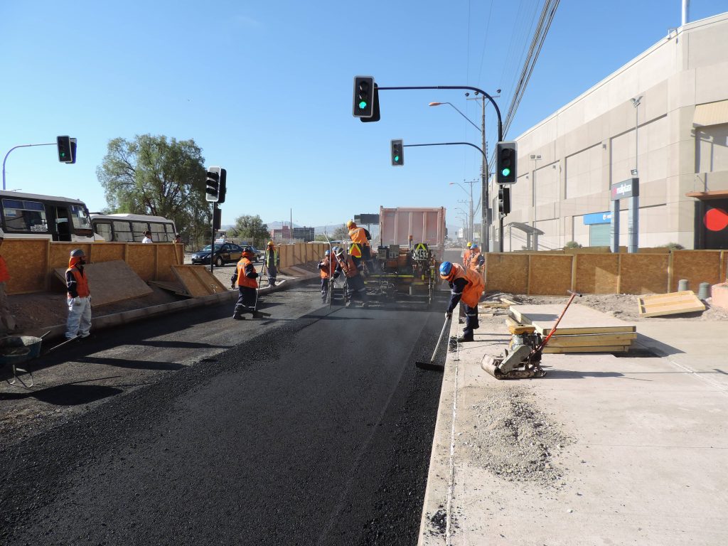 Pavimentación de doble vía en Avenida Balmaceda, Calama