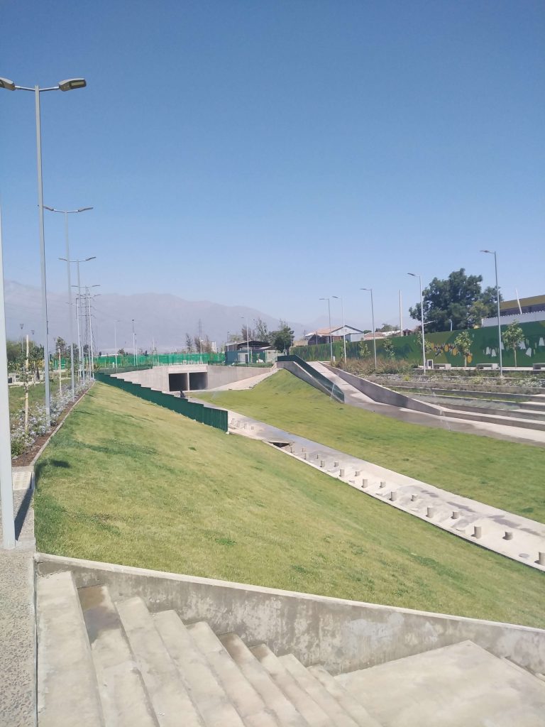 Multicancha deportiva terminada en Parque Víctor Jara